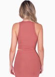 Set de falda larga y crop top halter sin mangas color terracota para mujer - Flashy