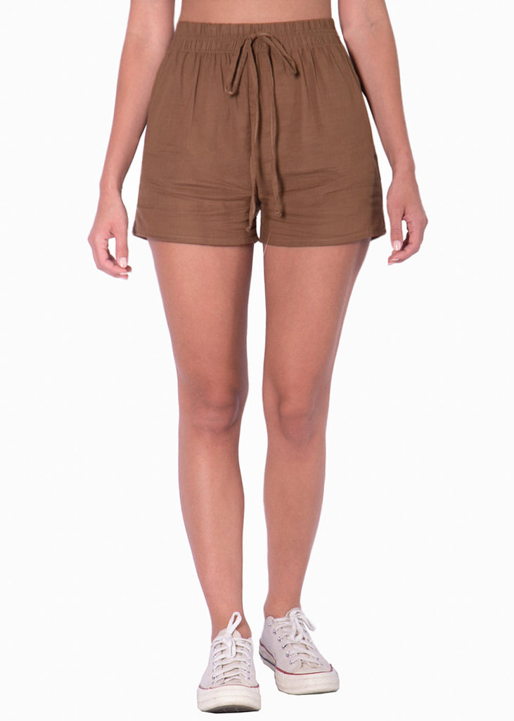 Short de tiro alto con elástico en cintura color café para mujer - Flashy