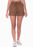 Short de tiro alto con elástico en cintura color café para mujer - Flashy