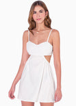 Vestido corto con escote de corazón y cut out en costados color marfil para mujer - Flashy