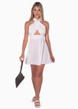 Vestido corto con escote halter cruzado color blanco para mujer - Flashy