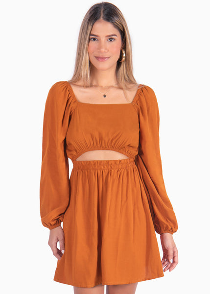 Vestido corto con mangas largas y abertura color café, camel para mujer - Flashy