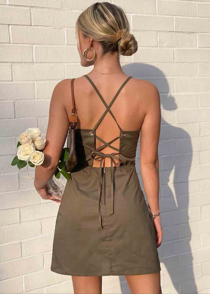 Vestido corto de tiras con escote cuadrado color verde para mujer - Flashy