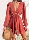 Vestido corto manga larga con aro en escote y aberturas color terracota para mujer - Flashy