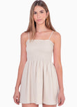 Vestido de tiras con enresortado en escote - PAPAYA