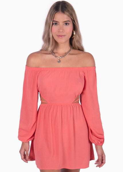 Vestido corto off shoulder con aberturas en costados color rosado para mujer - Flashy