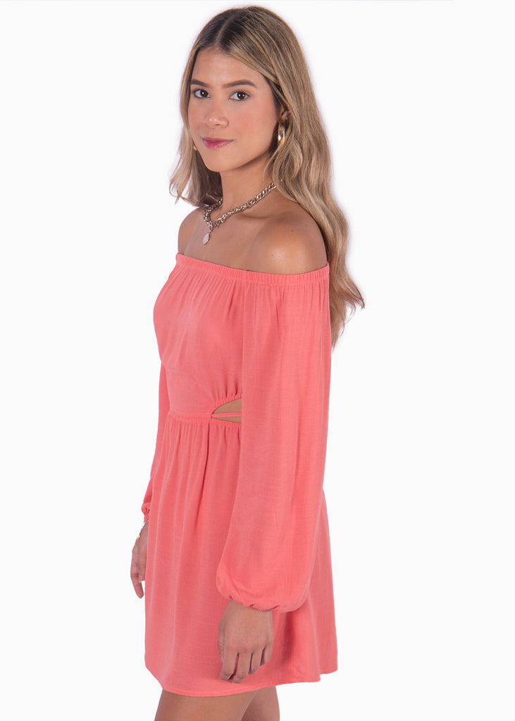 Vestido corto off shoulder con aberturas en costados color rosado para mujer - Flashy