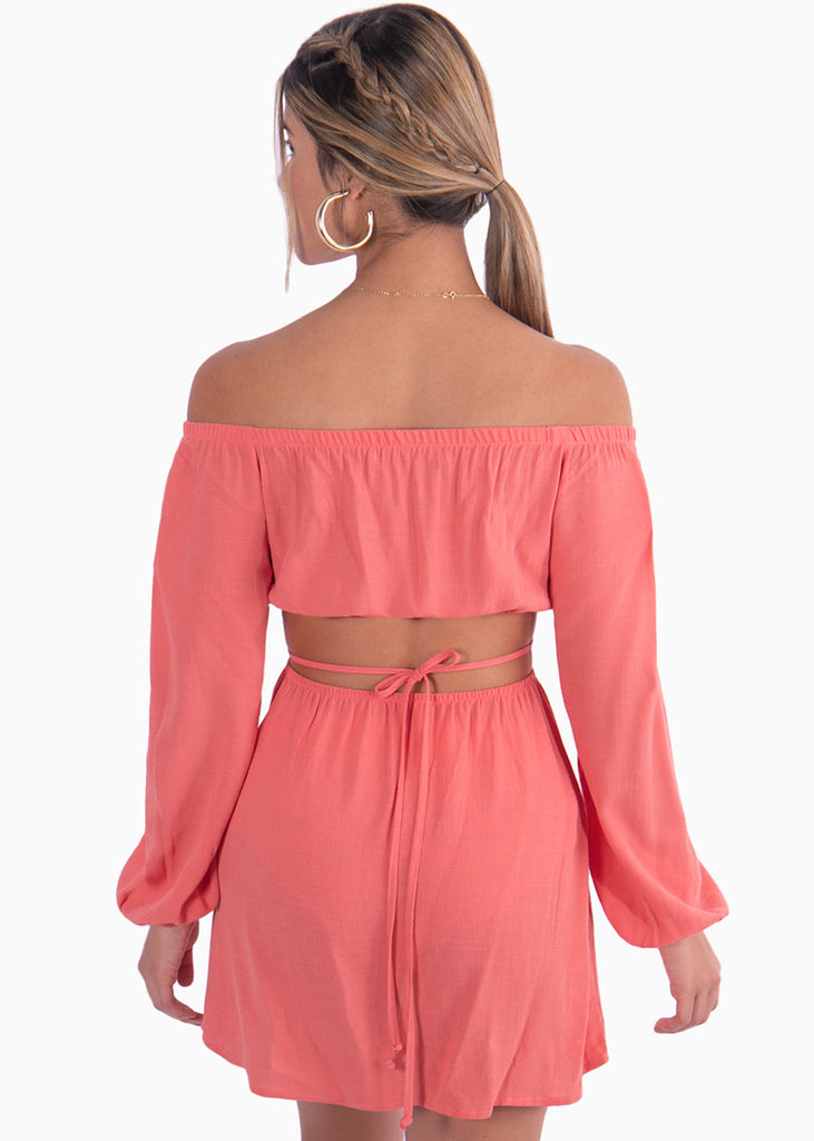 Vestido corto off shoulder con aberturas en costados color rosado para mujer - Flashy
