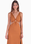 Vestido largo sin mangas y aro en escote color camel para mujer - Flashy