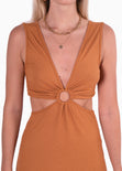 Vestido largo sin mangas y aro en escote color camel para mujer - Flashy
