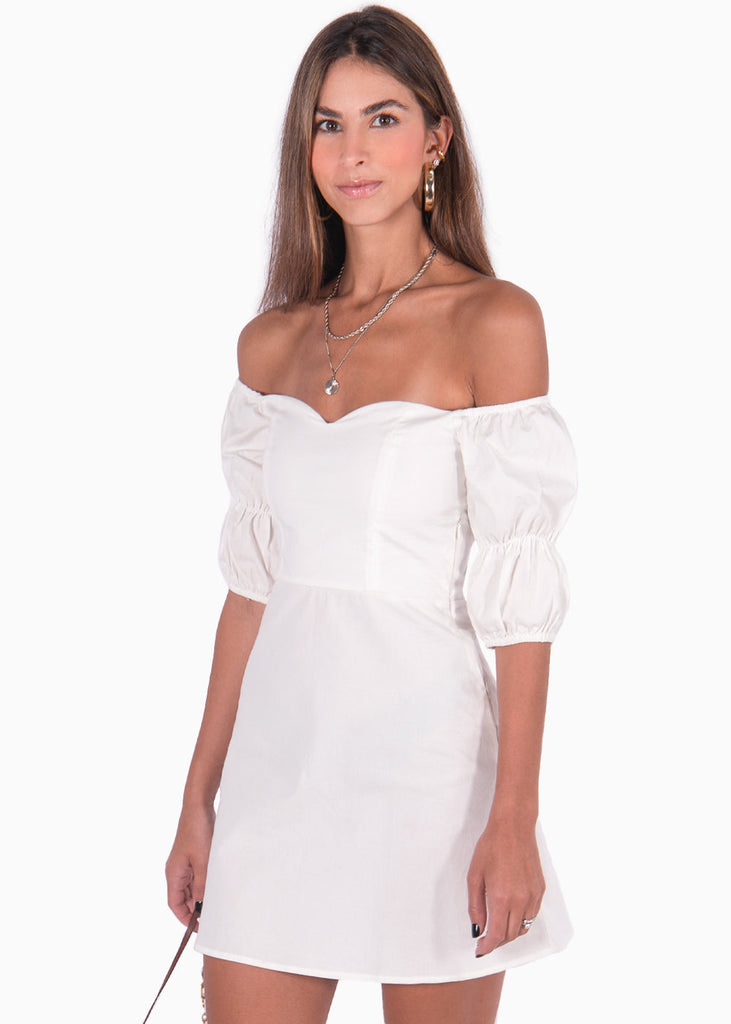 Vestido off shoulder con mangas embombadas color blanco para mujer - Flashy